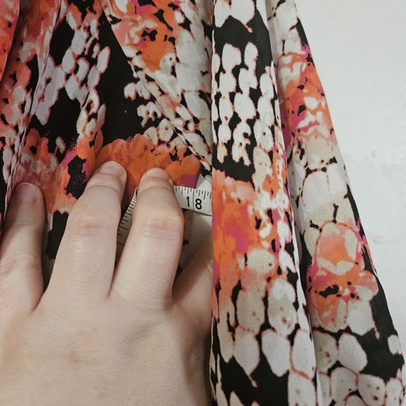 Worthington Cold Shoulder Snake Skin Print Blouse! - Picture 5 of 6